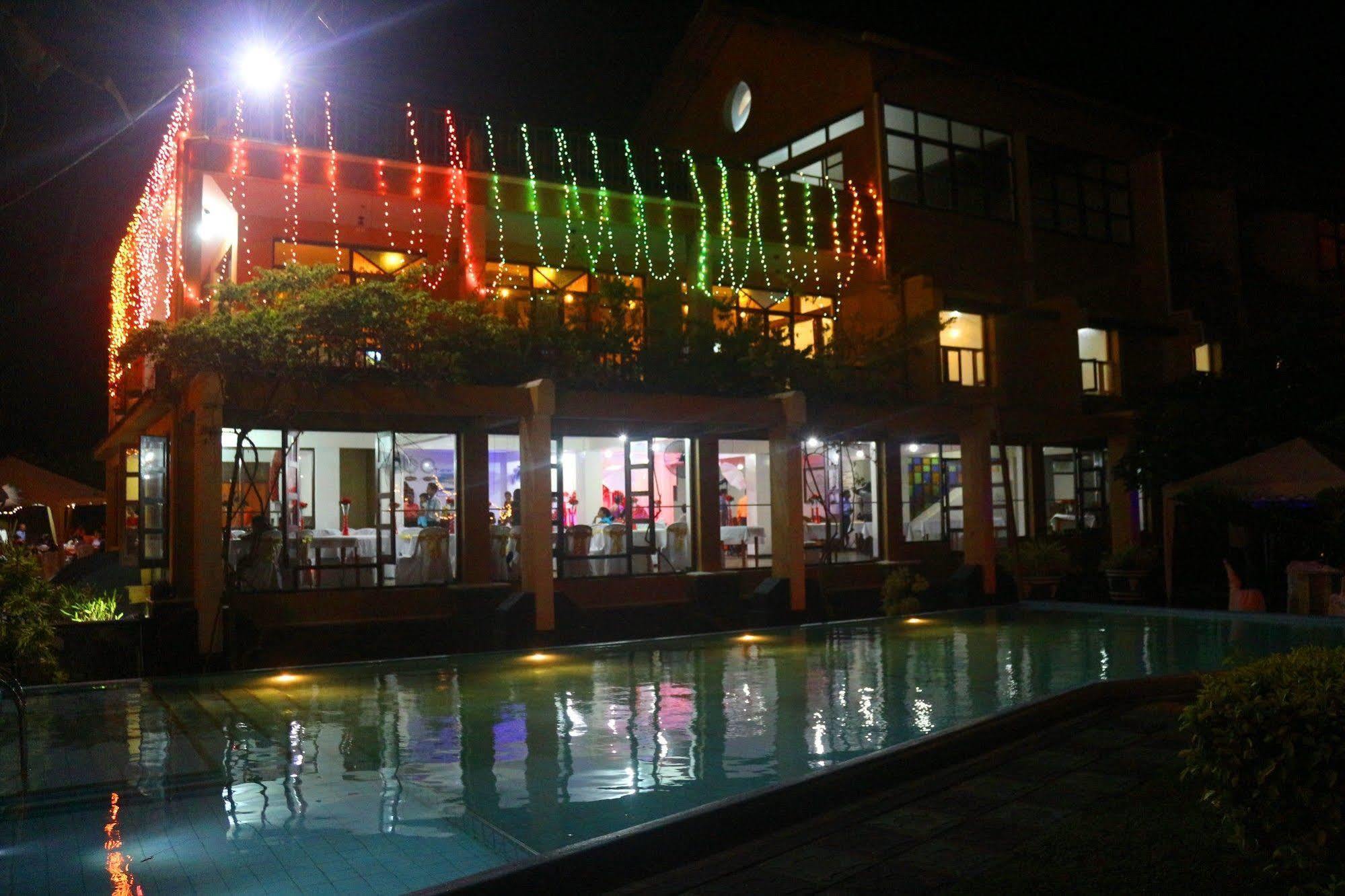 Ocean Dreams Hotel Ahangama Esterno foto